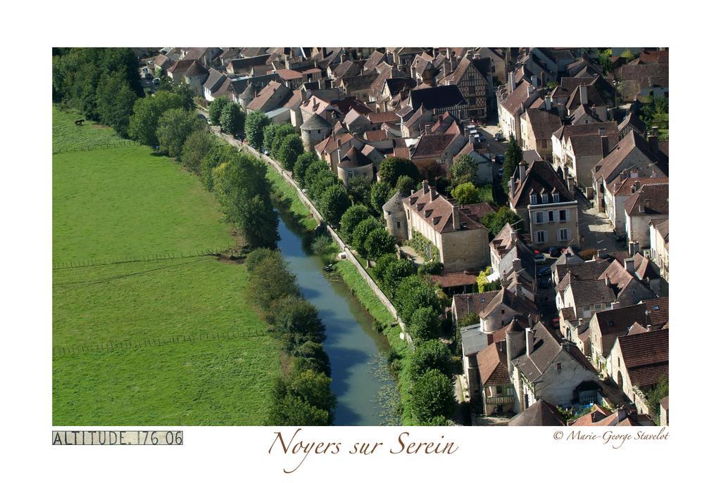 Le Gratin Mondain Hotel Noyers-sur-Serein Buitenkant foto